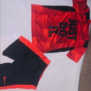 Boys Nike 2 pc outfit